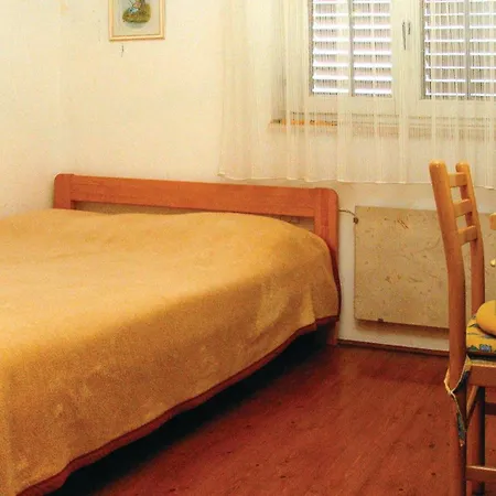 Apartmán Awesome In Kneze With Kitchen