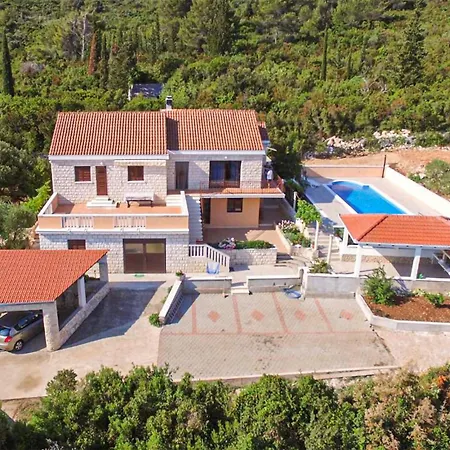 Awesome In Kneze With Kitchen Apartmán